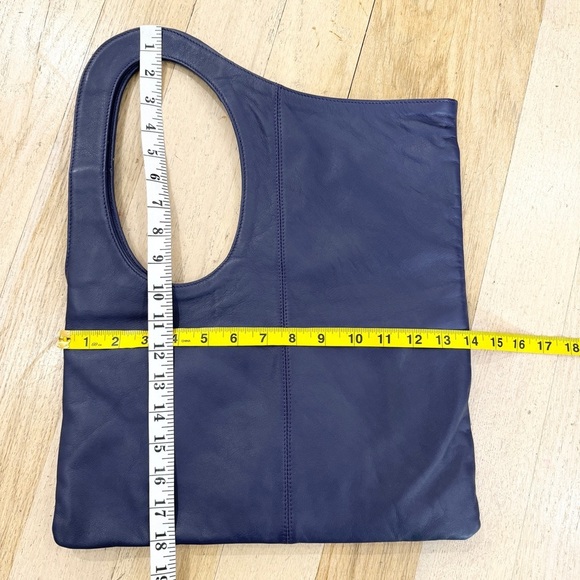 BAG New York genuine Leather cut-out shoulder bag in navy blue - Picture 3 of 5